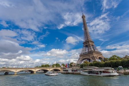 Big Bus Paris Hop on Hop off with seine River Cruise1 Day E-Ticket